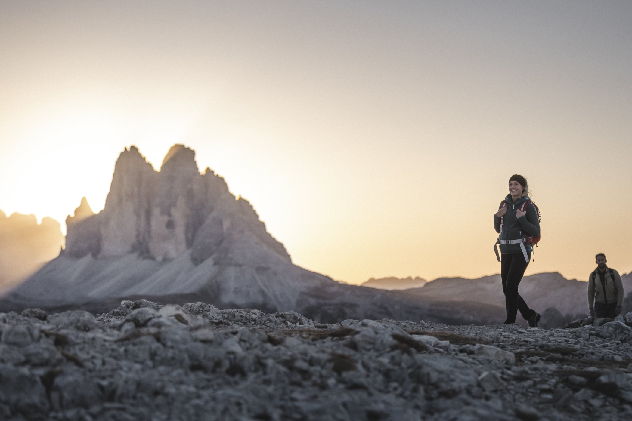 Sonnenaufgang hinter den Drei Zinnen