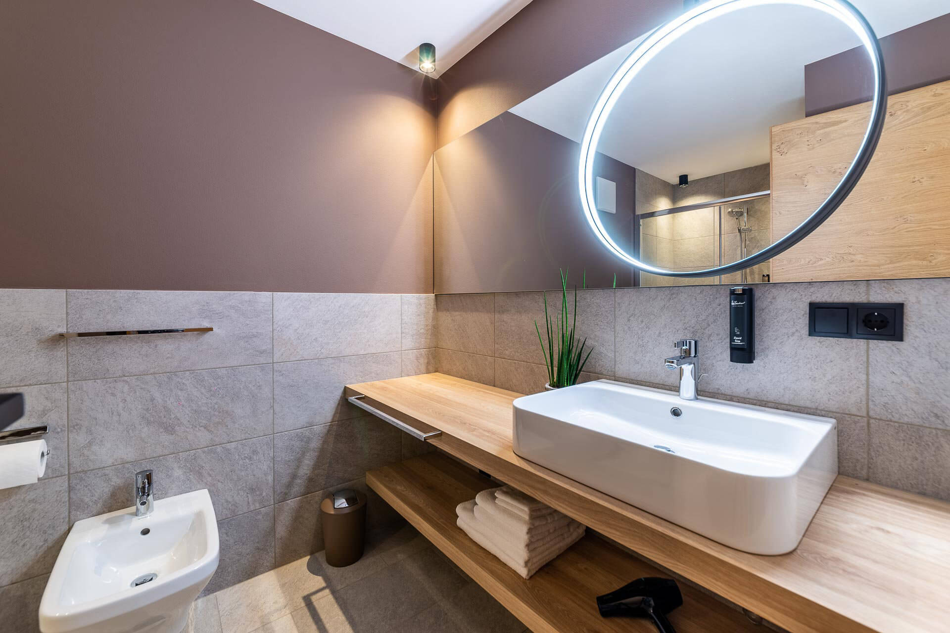 Bathroom - City Suite Standard