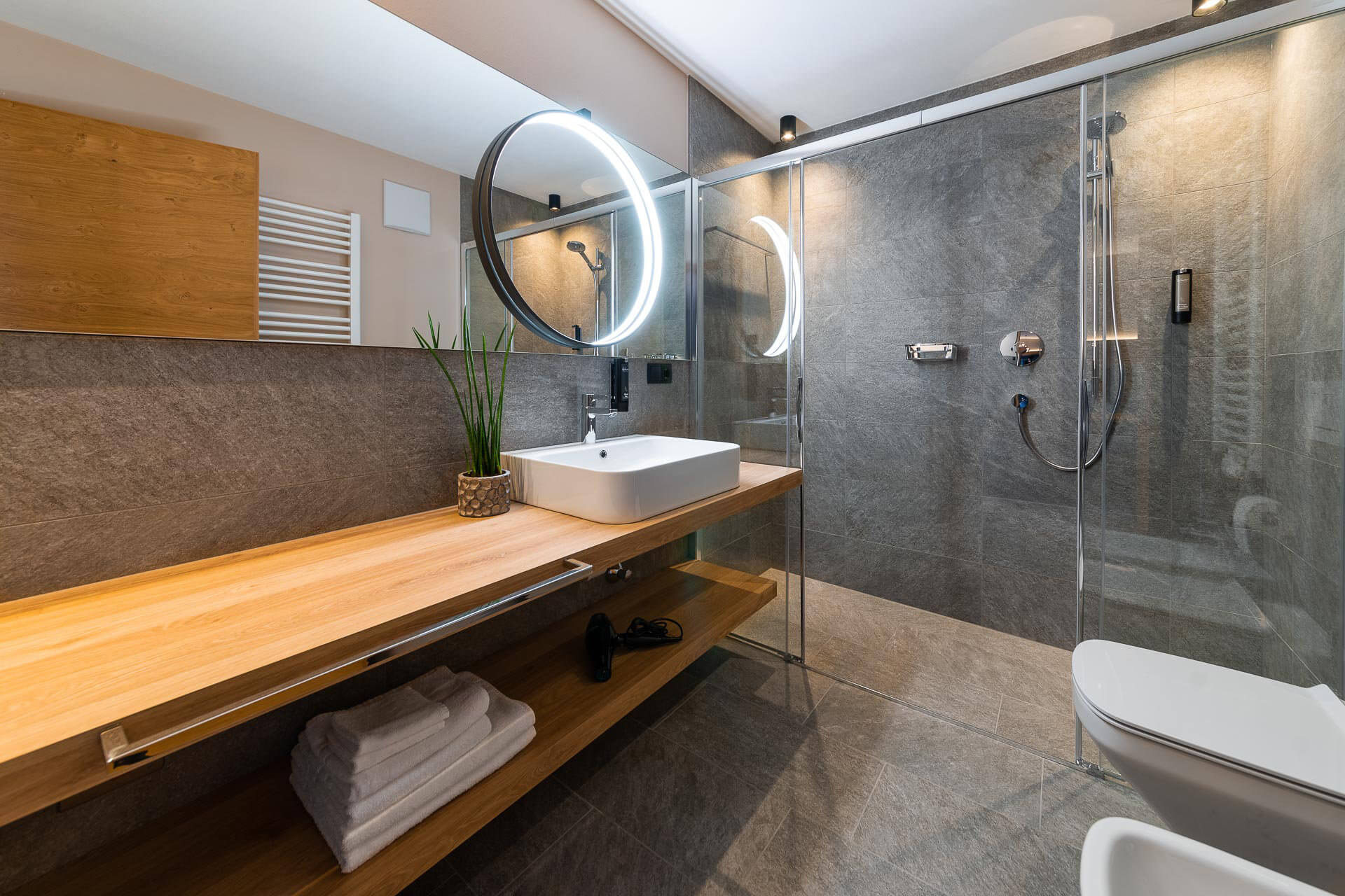 Shower - City Suite Standard