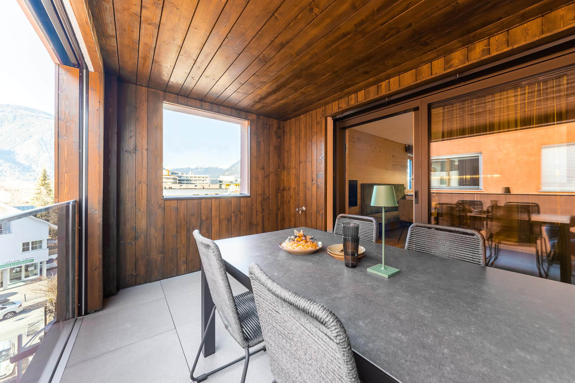 Outdoor - City Suite Standard